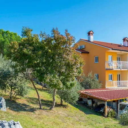 Vakantiehuis Holiday Denis Trget